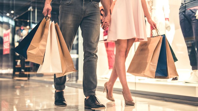 Nghịch l&#253; m&#249;a mua sắm: Phố x&#225; đ&#236;u hiu, thi&#234;n đường h&#224;ng hiệu &#39;vỡ trận&#39; sớm   - Ảnh 2