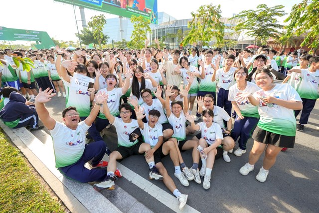 Kết th&uacute;c chương tr&igrave;nh đồng diễn v&otilde; nhạc Vovinam, 2.000 học sinh TP.HCM tham gia giải chạy EduRun.