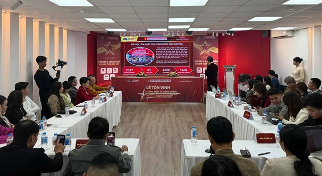 To&agrave;n cảnh buổi họp b&aacute;o &nbsp;