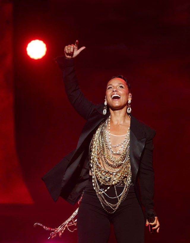 Lễ trao giải VinFuture 2025 b&ugrave;ng nổ cảm x&uacute;c với sự xuất hiện của nữ nghệ sĩ huyền thoại 17 lần gi&agrave;nh giải Grammy - Alicia Keys. &nbsp;