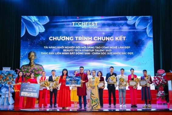 Chung kết Chương tr&#236;nh Chuy&#234;n đề Techfest 2023: Bước tiến mới cho ng&#224;nh c&#244;ng nghiệp chăm s&#243;c sức khỏe v&#224; sắc đẹp tại thị trường Việt Nam - Ảnh 2