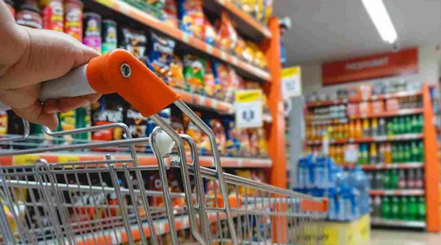 M&ugrave;a cao điểm cuối năm: Thị trường đồ uống bước v&agrave;o cuộc đua s&ocirc;i động. &nbsp;