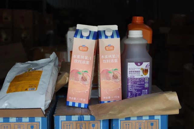 Nhiều nguy&ecirc;n liệu l&agrave;m tr&agrave; sữa kh&ocirc;ng r&otilde; nguồn gốc xuất xứ, kh&ocirc;ng đảm bảo chất lượng.