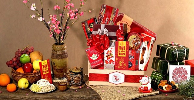 Khi người ti&ecirc;u d&ugrave;ng ng&agrave;y c&agrave;ng quan t&acirc;m sức khỏe v&agrave; t&iacute;nh bền vững, tr&agrave; trở th&agrave;nh lựa chọn qu&agrave; Tết l&yacute; tưởng.