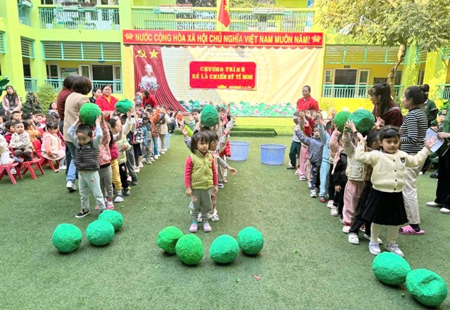 S&#226;n chơi “B&#233; l&#224; chiến sĩ t&#237; hon”: Củng cố niềm tin, khơi dậy niềm tự h&#224;o, tinh thần y&#234;u nước của thầy v&#224; tr&#242; trường mầm non Long Bi&#234;n - Ảnh 13