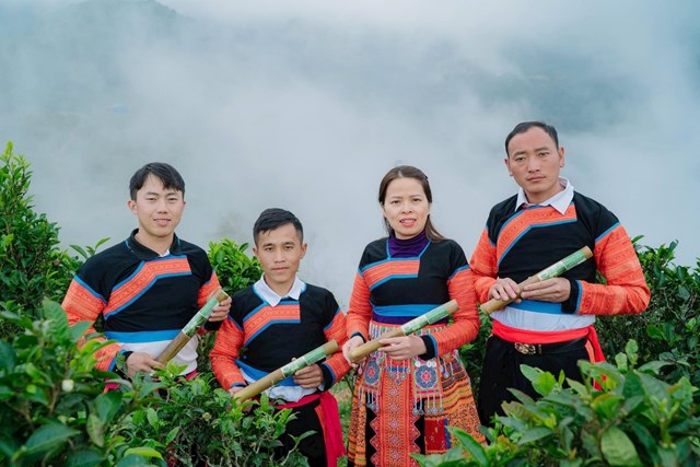 Nh&oacute;m t&aacute;c giả dự &aacute;n 