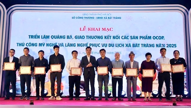 C&aacute;c tập thể, c&aacute; nh&acirc;n được vinh danh &nbsp;