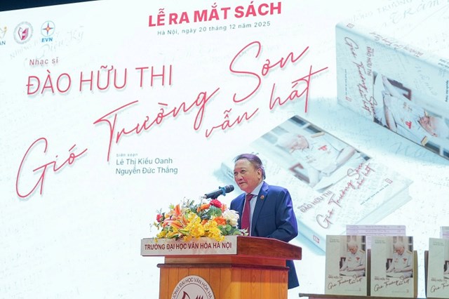 Thiếu tướng Ho&agrave;ng Anh Tuấn, nguy&ecirc;n B&iacute; thư Đảng ủy, Ph&oacute; Chủ nhiệm Ch&iacute;nh trị Tổng cục Kỹ thuật, Ph&oacute; Chủ tịch Thường trực Hội Truyền thống Trường Sơn &nbsp;