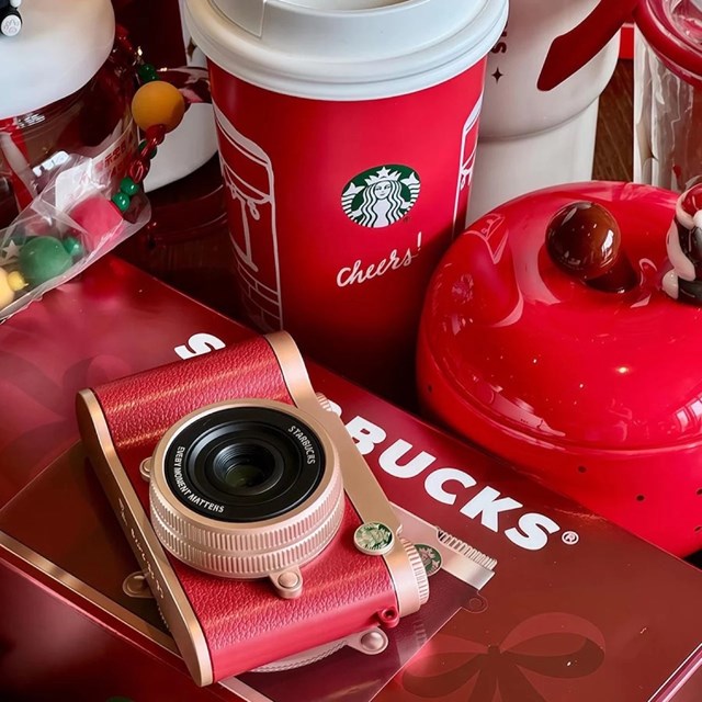 Thương hiệu đồ uống 2025: Từ cà phê đến máy ảnh retro và pijama chill - Ảnh 2