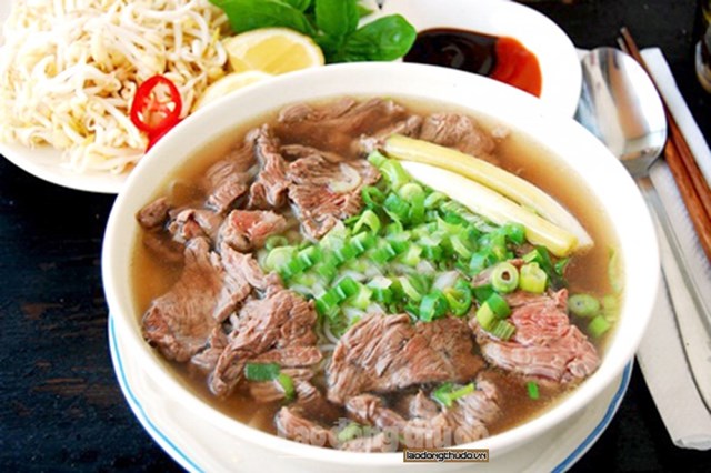 Phở, biểu tượng ẩm thực Hà Nội trở nên hấp dẫn hơn trong mùa đông.