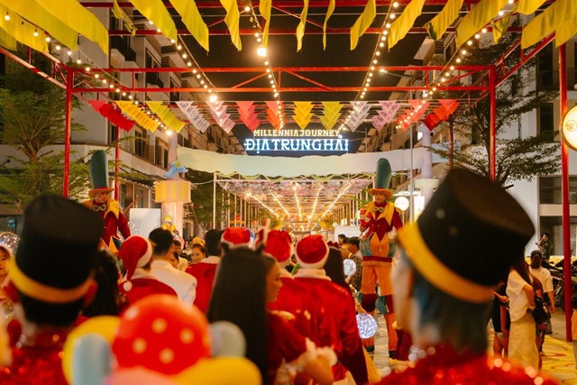 Kh&ocirc;ng kh&iacute; noel tại phố đi bộ Millennia Journey ng&agrave;y 24/12 vừa qua. &nbsp;