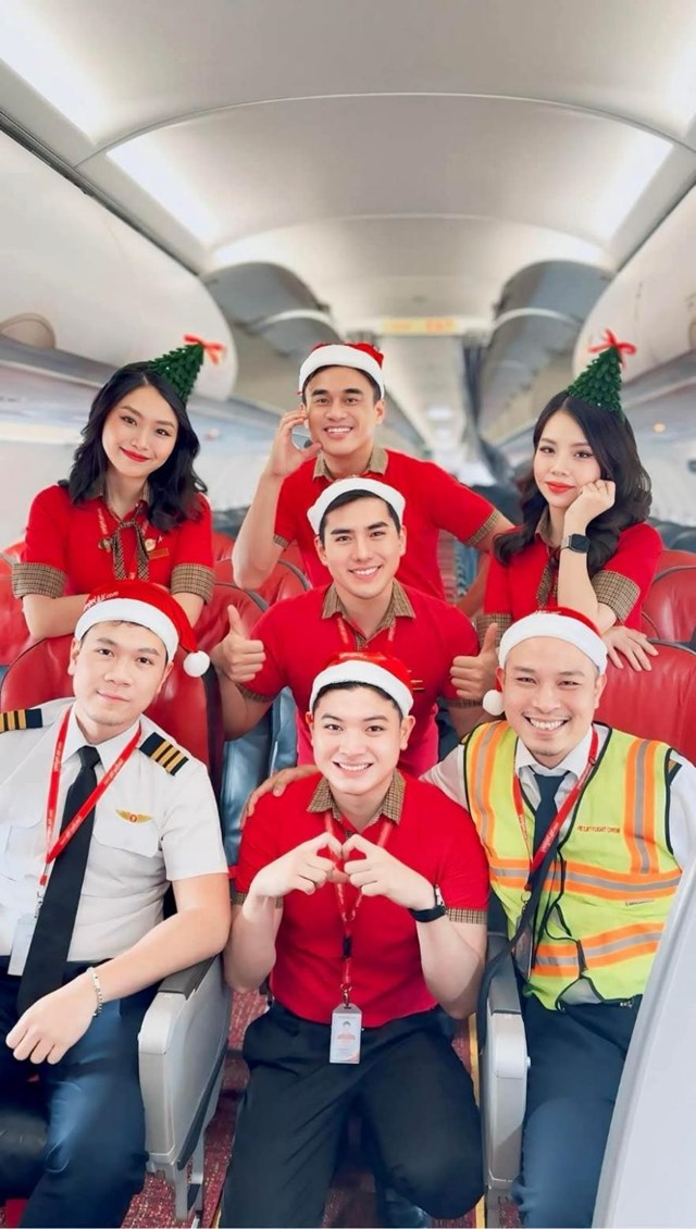 Cất c&#225;nh c&#249;ng Vietjet, gặp gỡ những &#212;ng Gi&#224; Noel đặc biệt  - Ảnh 5