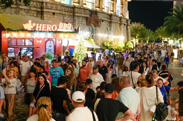 Du lịch quốc tế hồi phục đang trở th&agrave;nh &ldquo;c&uacute; h&iacute;ch&rdquo; mạnh mẽ cho F&B Việt.