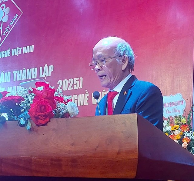 Chủ tịch Hiệp hội l&agrave;ng nghề Việt Nam Trịnh Quốc Đạt ph&aacute;t biểu tại buổi lễ