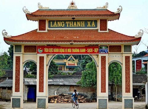 Cổng L&agrave;ng văn h&oacute;a Thanh X&aacute;
