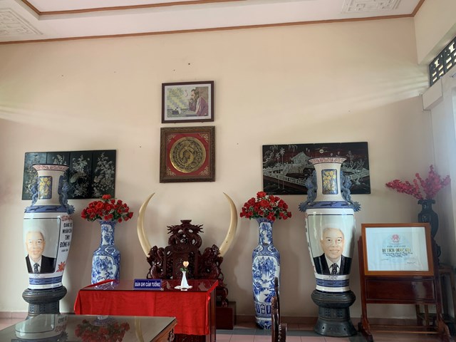 Về Vĩnh Long thăm đền thờ cố Chủ tịch Hội đồng Bộ trưởng Phạm H&#249;ng - Ảnh 1