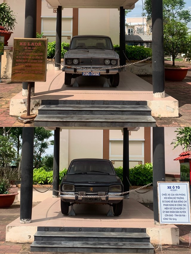 Hai chiếc xe đ&atilde; từng phục vụ cố Chủ tịch Phạm H&ugrave;ng. Ảnh: Hương Quỳnh