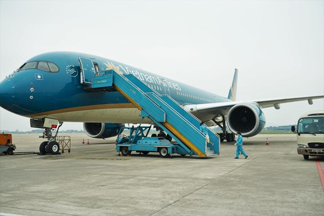 Vietnam Airlines vận chuyển nh&#226;n lực miễn ph&#237; hỗ trợ Bắc Giang, Bắc Ninh chống dịch - Ảnh 1