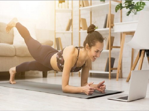 Nhiều người chọn c&aacute;ch tập yoga tại nh&agrave; để n&acirc;ng cao sức khỏe, chạy bộ, đi bộ bằng m&aacute;y tại nh&agrave; để n&acirc;ng cao sức khỏe, hoặc đọc s&aacute;ch để thư giản v&agrave; n&acirc;ng cao tr&iacute; thức...