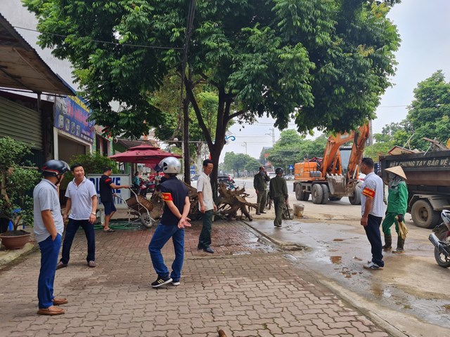 Huyện Lương Sơn, tỉnh H&#242;a B&#236;nh: Tăng cường c&#244;ng t&#225;c giải tỏa vi phạm về h&#224;nh lang an to&#224;n giao th&#244;ng đường bộ - Ảnh 2