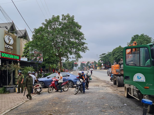 Huyện Lương Sơn, tỉnh H&#242;a B&#236;nh: Tăng cường c&#244;ng t&#225;c giải tỏa vi phạm về h&#224;nh lang an to&#224;n giao th&#244;ng đường bộ - Ảnh 3