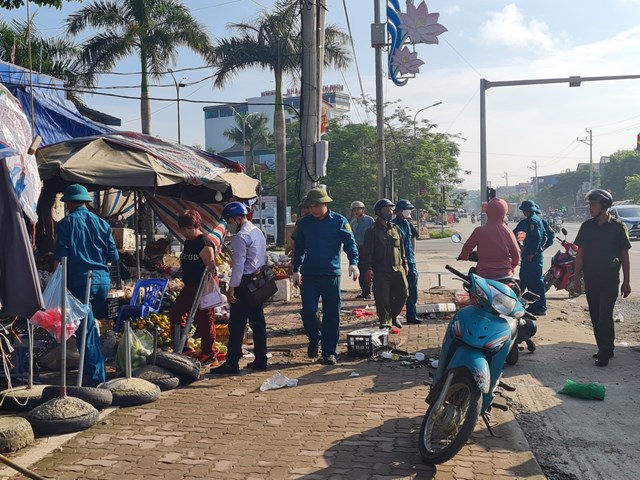 Huyện Lương Sơn, tỉnh H&#242;a B&#236;nh: Tăng cường c&#244;ng t&#225;c giải tỏa vi phạm về h&#224;nh lang an to&#224;n giao th&#244;ng đường bộ - Ảnh 7