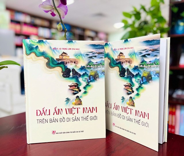 Cuốn s&aacute;ch ph&aacute;c họa bức tranh to&agrave;n cảnh về c&aacute;c di sản ti&ecirc;u biểu thế giới tại Việt Nam. 