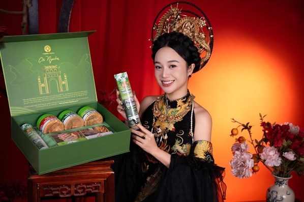 Set qu&agrave; Cội nguồn &ndash; Hướng về qu&ecirc; hương.