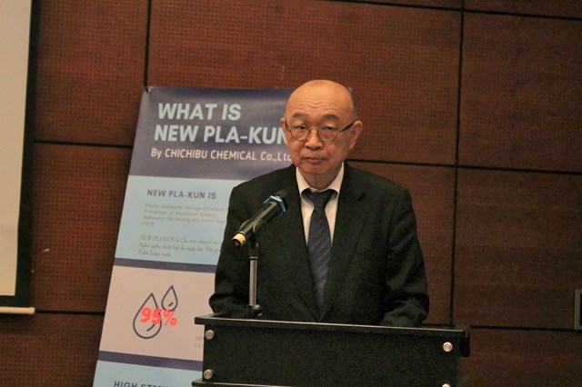 Ông Hisahito Yoshida, Chủ tịch Công ty Chichibu Chemical Nhật Bản, phát biểu khai mạc hội thảo. Ảnh: Phi Long.
