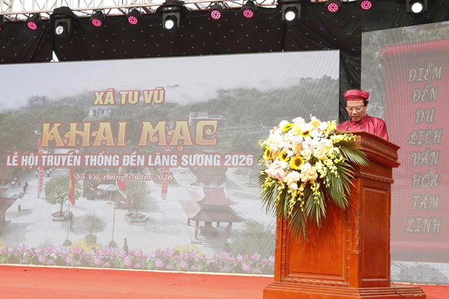 &Ocirc;ng Nguyễn Văn Đức - Ph&oacute; B&iacute; thư Đảng uỷ, Chủ tịch UBND x&atilde; Tu Vũ ph&aacute;t biểu tại lễ khai mạc 