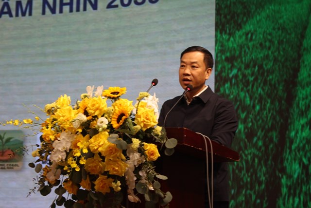 &Ocirc;ng Ng&ocirc; Đức T&uacute; - Chủ tịch ki&ecirc;m Gi&aacute;m đốc C&ocirc;ng ty Cổ phần ch&egrave; S&ocirc;ng L&ocirc; ph&aacute;t biểu tham luận tại Hội nghị.