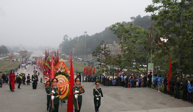 Lễ hội Đền Hùng được tổ chức trang nghiêm trọng thể theo truyền thống văn hóa dân tộc - Ảnh: Sơn Thủy.