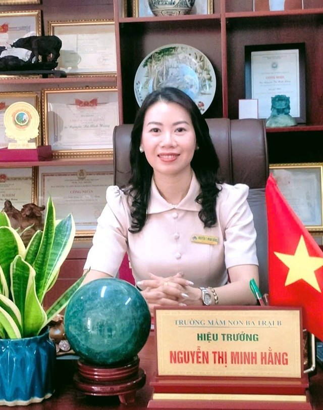 ô giáo Nguyễn Thị Minh Hằng, Hiệu Trưởng Trường Mầm Non Ba Trại B. 