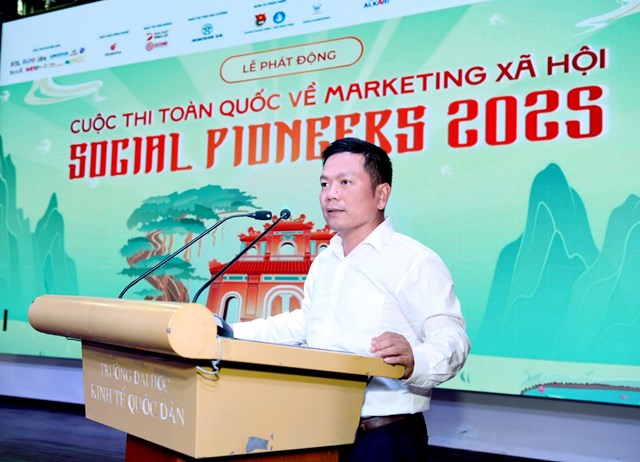 GS.TS Nguyễn Thành Hiếu - Phó Giám đốc Đại học Kinh tế Quốc dân phát biểu.