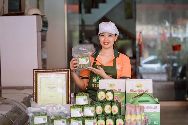 Bà Lưu Thị Liên – Chủ thương hiệu Nem Liên 36.