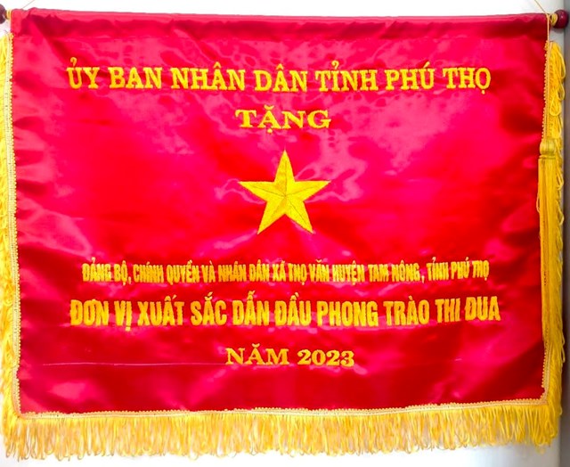  Cờ Thi đua xuất sắc của UBND tỉnh Phú Thọ tặng Đảng bộ, chính quyền và nhân dân xã Thọ Văn năm 2023.