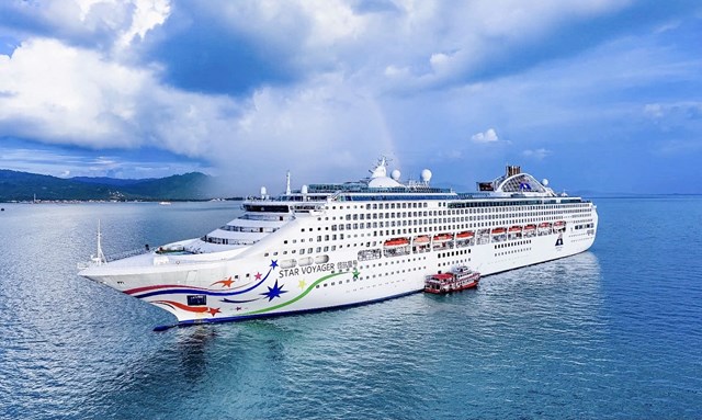 Siêu du thuyền 5 sao Star Voyager.