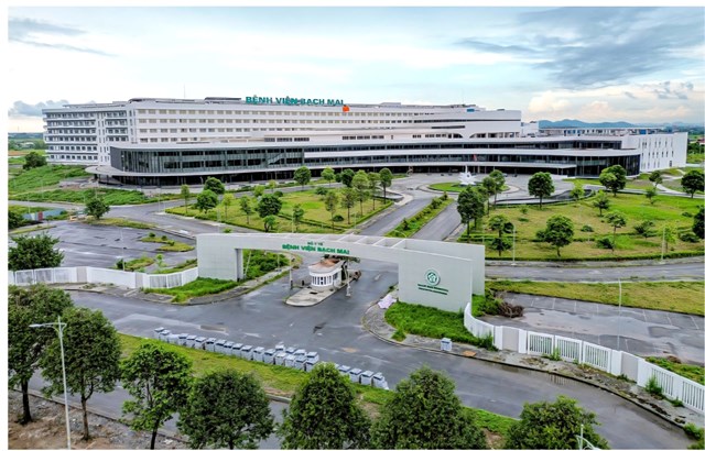 Bệnh viện Bạch Mai cơ sở 2 c&oacute; quy m&ocirc; 1.000 giường bệnh nội tr&uacute;, khả năng đ&aacute;p ứng khoảng 5.000 lượt kh&aacute;m mỗi ng&agrave;y. 