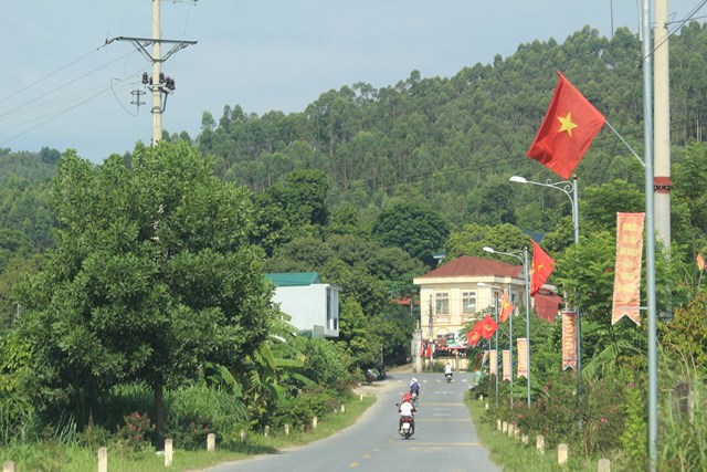 Sơn Thủy đang ngày càng đổi thay. Ảnh: Phi Long.