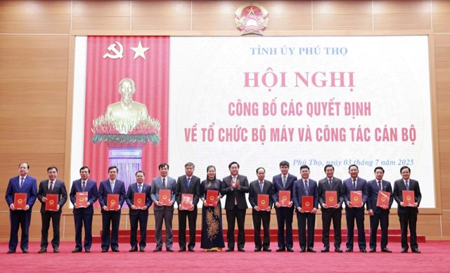 Phú Thọ bổ nhiệm 15 chức vụ giám đốc, phó giám đốc sở, ngành mới.