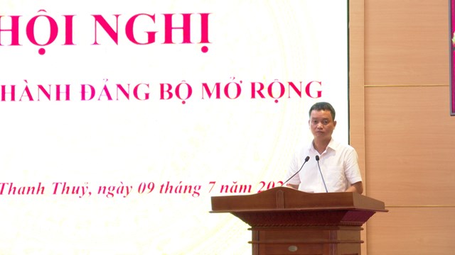 Đồng ch&iacute; Nguyễn Minh T&acirc;n - Chủ tịch UBND x&atilde; Thanh Thủy, tỉnh Ph&uacute; Thọ ph&aacute;t biểu tại hội nghị.