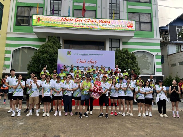 Qũy t&#237;n dụng nh&#226;n d&#226;n N&#244;ng trường Mộc Ch&#226;u: Kỷ niệm 29 năm th&#224;nh lập v&#224; ph&#225;t triển - Ảnh 2