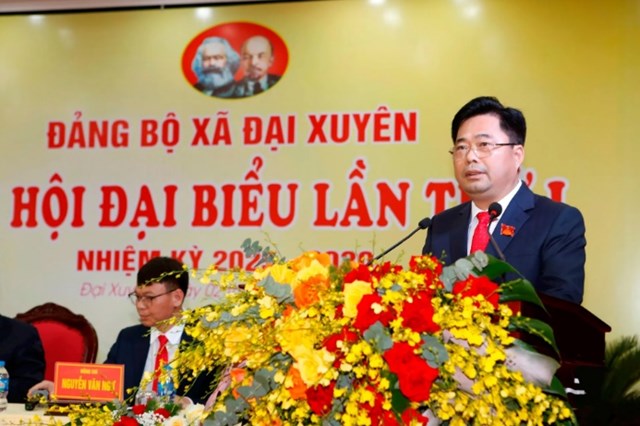 Bí thư Đảng uỷ xã Đại Xuyên Nguyễn Mạnh Huy phát biểu tại Đại hội. 