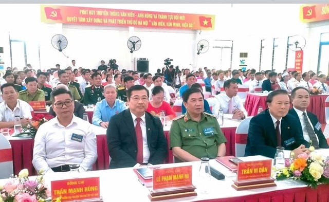 Các Đại biểu Trung ương và Thành phố Hà Nội dự Đại hội.