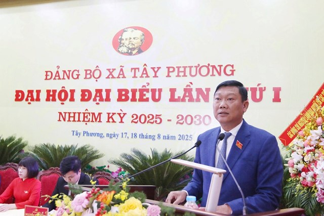 Ủy viên Ban Thường vụ Thành ủy, Trưởng ban Nội chính Thành ủy Đỗ Anh Tuấn phát biểu chỉ đạo tại Đại hội. 