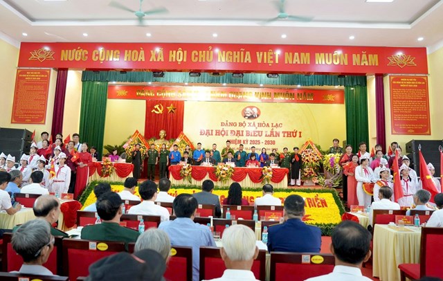 Đại hội đại biểu Đảng bộ xã Hòa Lạc có 224 đại biểu chính thức đại diện cho 1.361 đảng viên của 25 tổ chức cơ sở đảng trực thuộc Đảng bộ xã. 