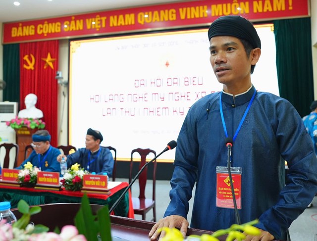 &Ocirc;ng Nguyễn Bỉnh Hiệp&nbsp; - T&acirc;n Chủ tịch Hội l&agrave;ng nghề mỹ nghệ x&atilde; Sơn Đồng kh&oacute;a I nhiệm kỳ 2026 - 2031, ph&aacute;t biểu tại Đại hội.