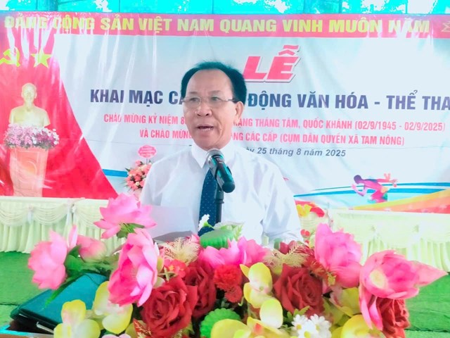 Ông Nguyễn Xuân Quế, Bí thư Chi bộ, Trưởng khu 10 Liên Hoa khai mạc.