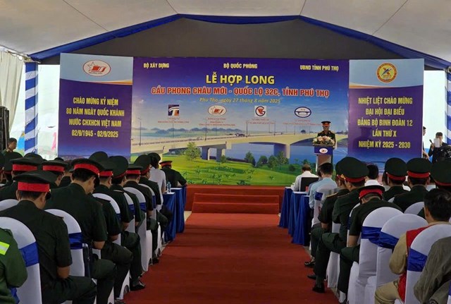 Lễ hợp long cầu Phong Ch&acirc;u mới.