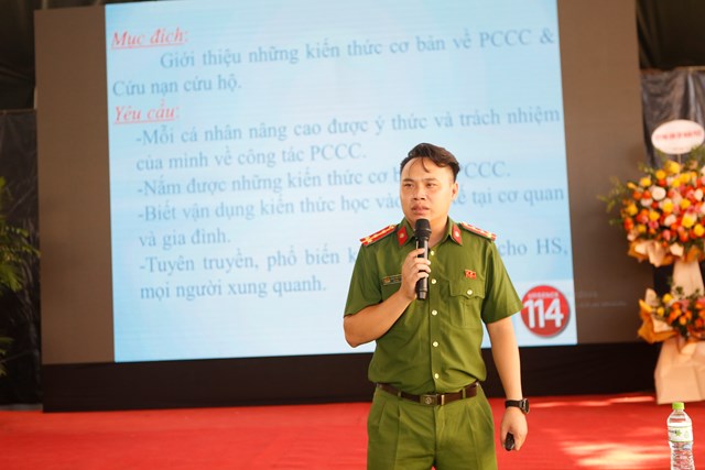 Lực lượng Cảnh s&aacute;t PCCC&CNCH tổ chức tuy&ecirc;n truyền c&ocirc;ng t&aacute;c phòng cháy, chữa cháy và cứu nạn cứu h&ocirc;̣.